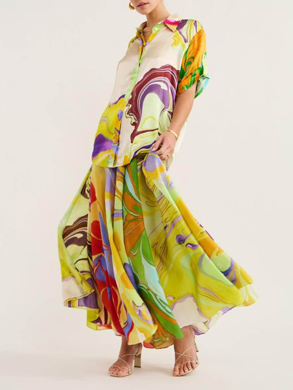 Lange jurk met abstracte print en overhemdkraag