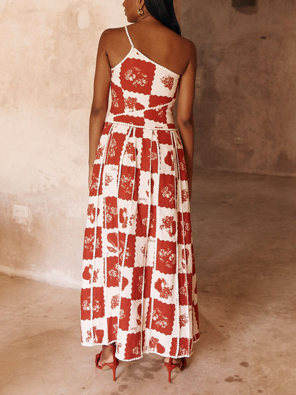 Maxi-jurk met asymmetrische hals en print