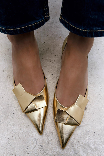 Metallic Pumps met Strikaccent
