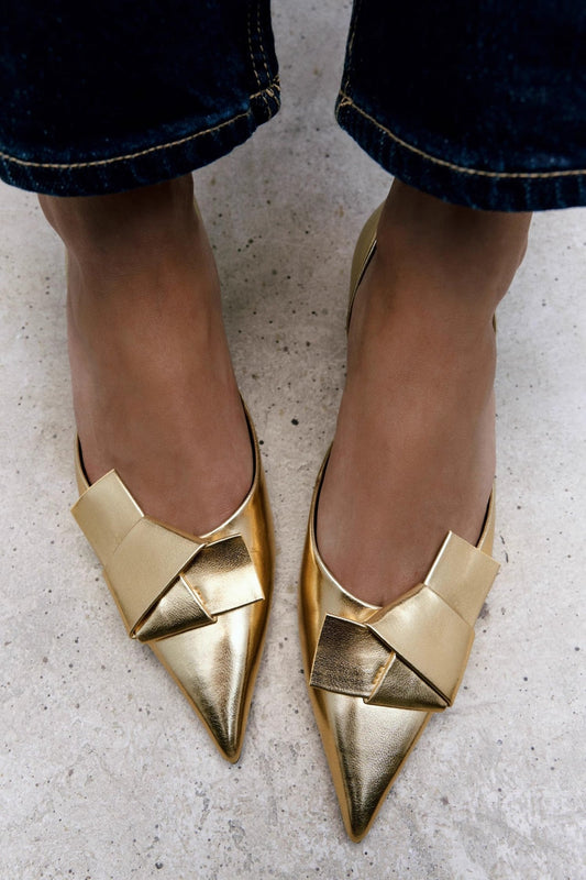 Metallic Pumps met Strikaccent