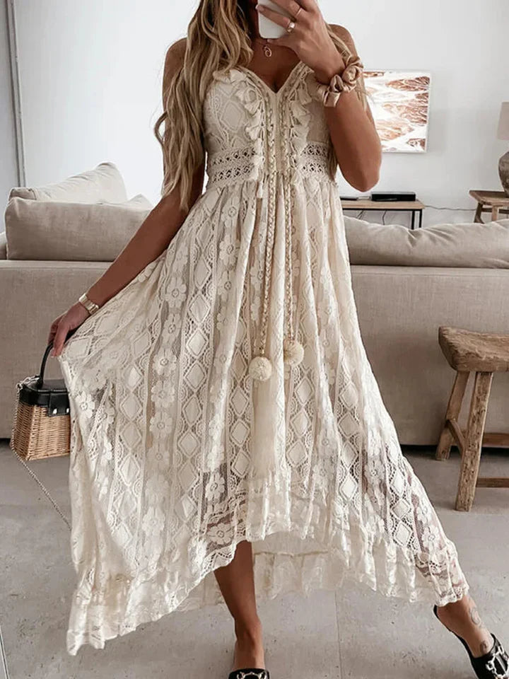 Bohemian maxi-jurk met kant en elegante uitlopende mouwen