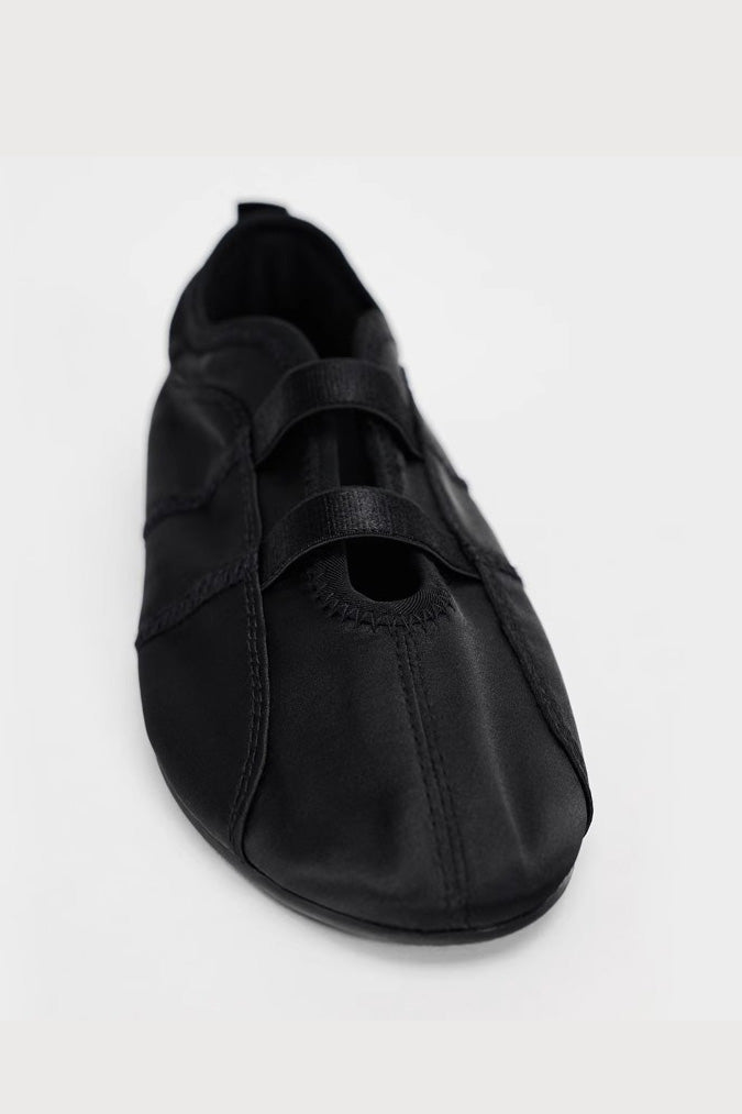 Ballet-geïnspireerde instappers met elastiek