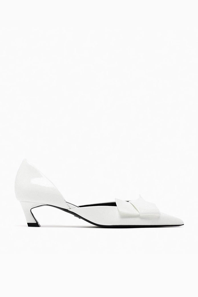 Metallic Pumps met Strikaccent