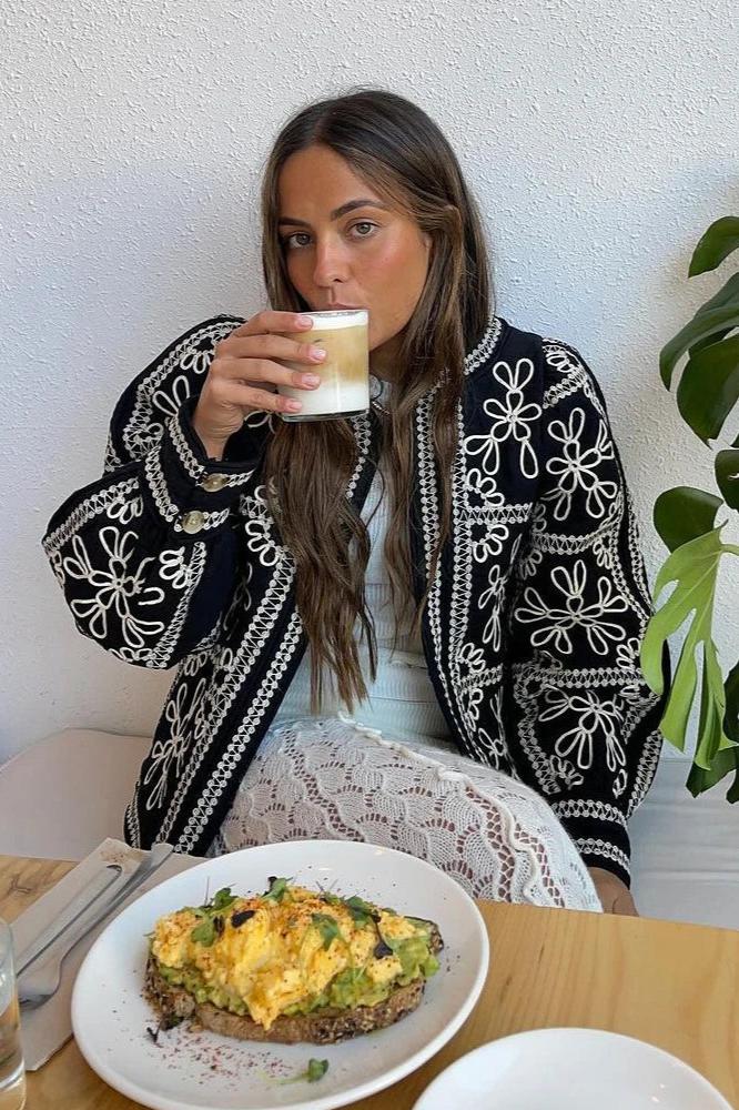 Geborduurd Jasje met Bloemen