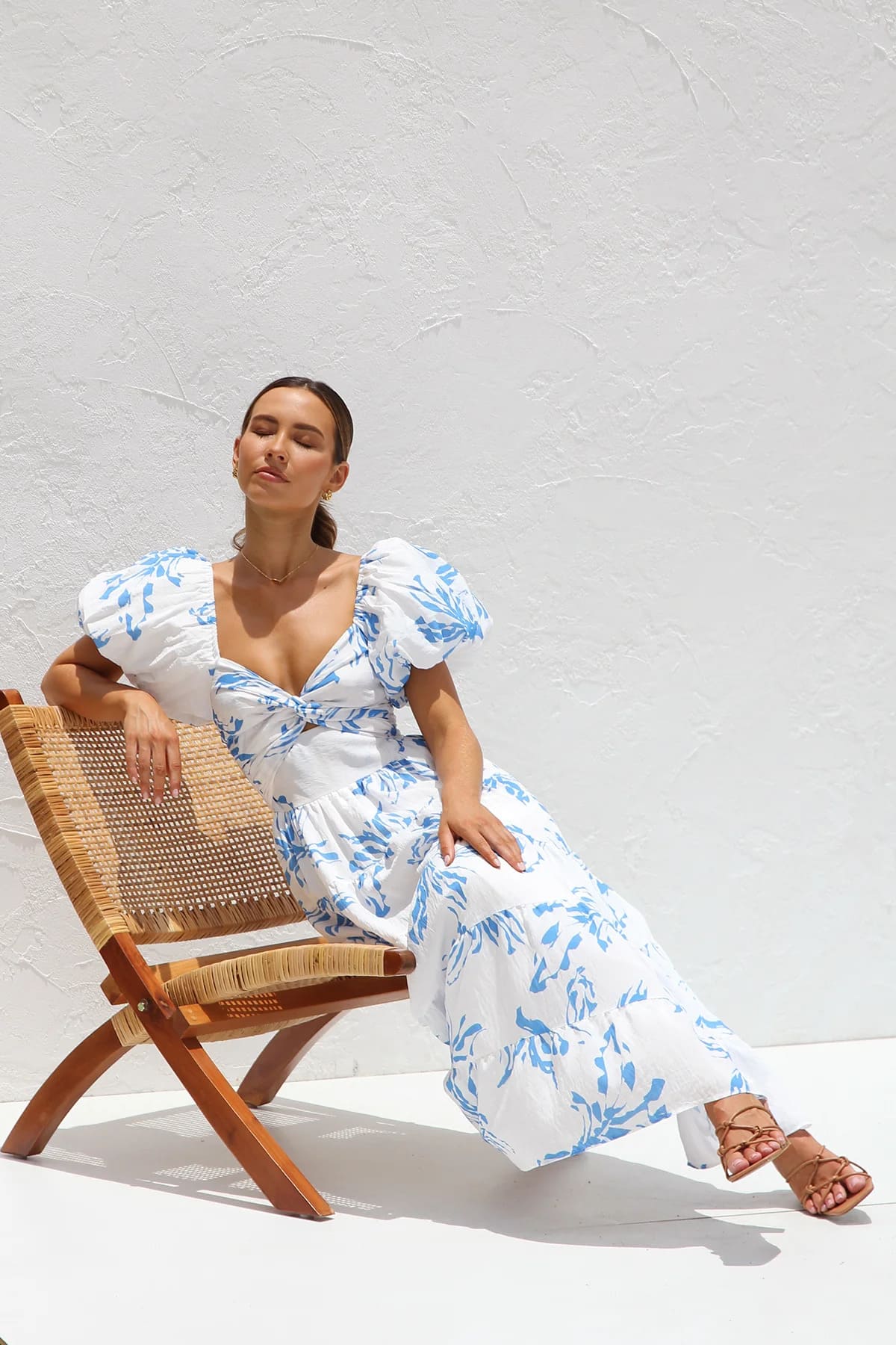 Midi Jurk met Pofmouwen, Cut-Out en Blauw-Wit Bladmotief