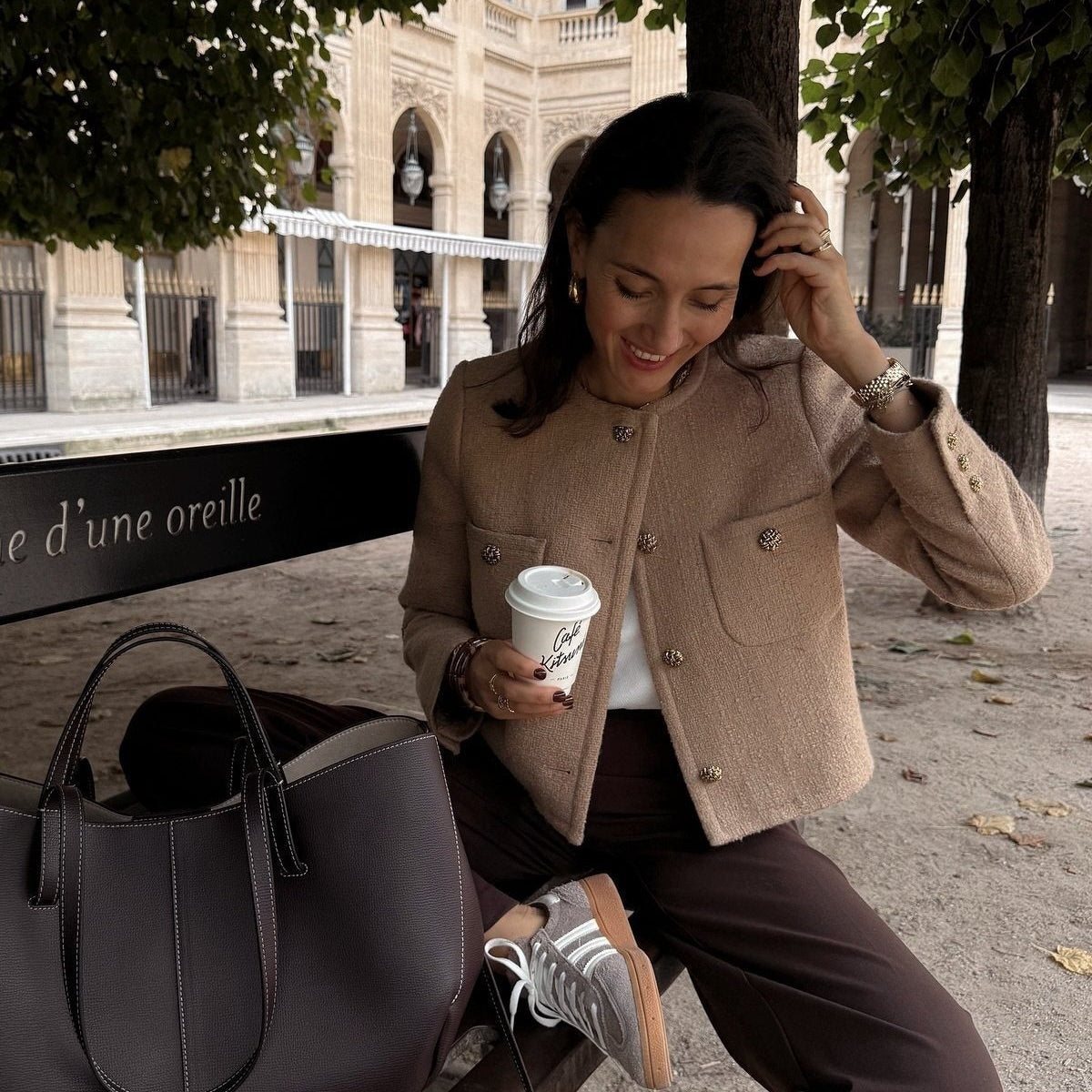 Klassiek Jasje met Opvallende Knopen