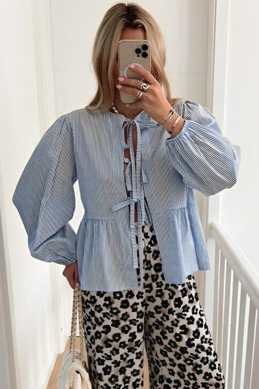 Gestreepte blouse met kleine strikjes