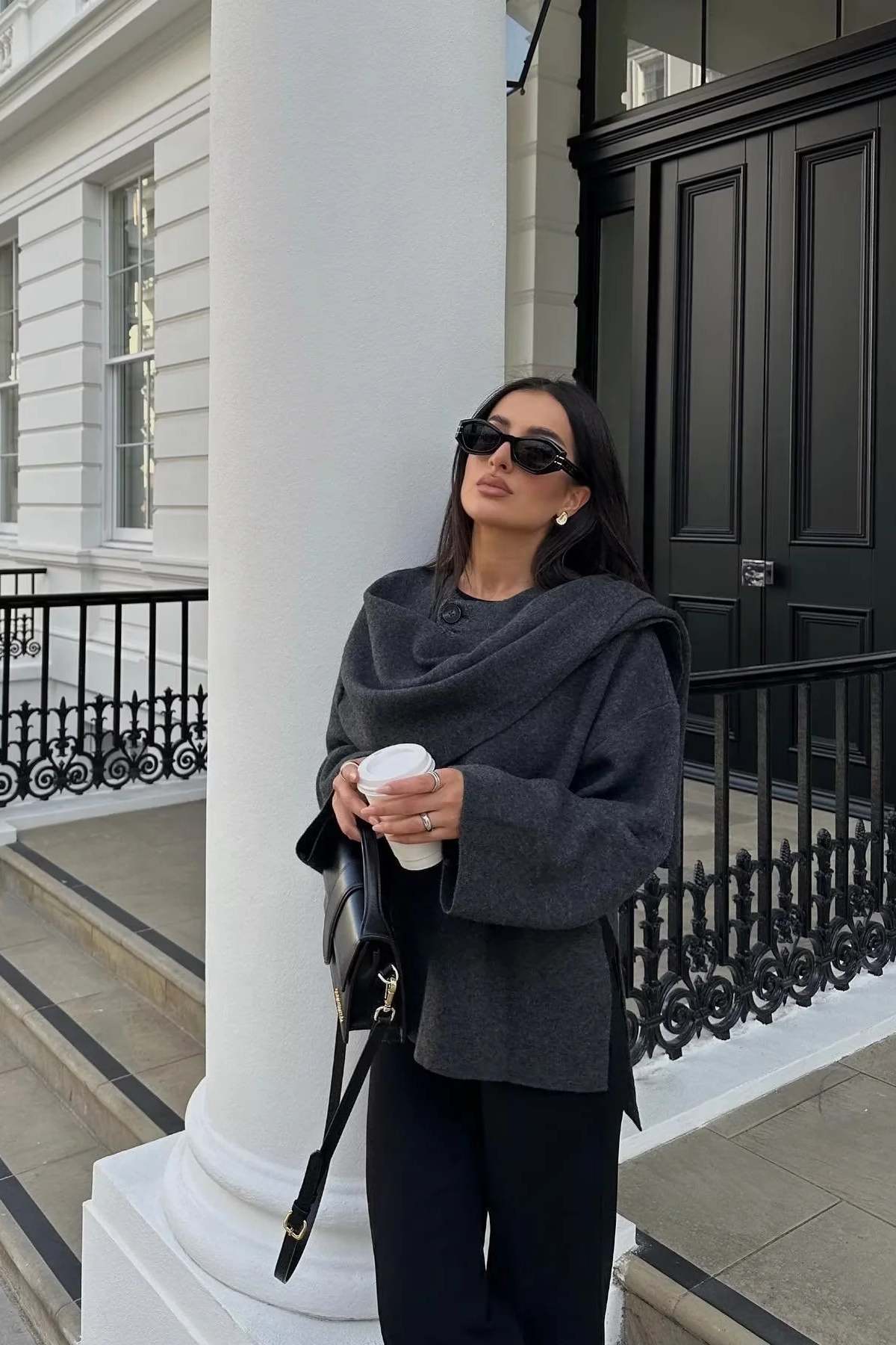 Elegante Gelaagde Jas met Cape