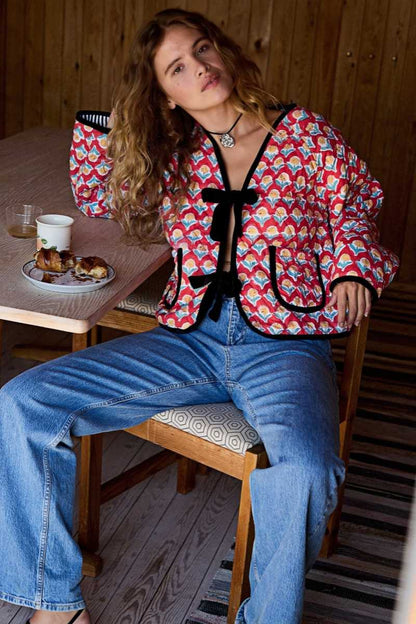 Bedrukt Gewatteerd Jack met Striksluiting