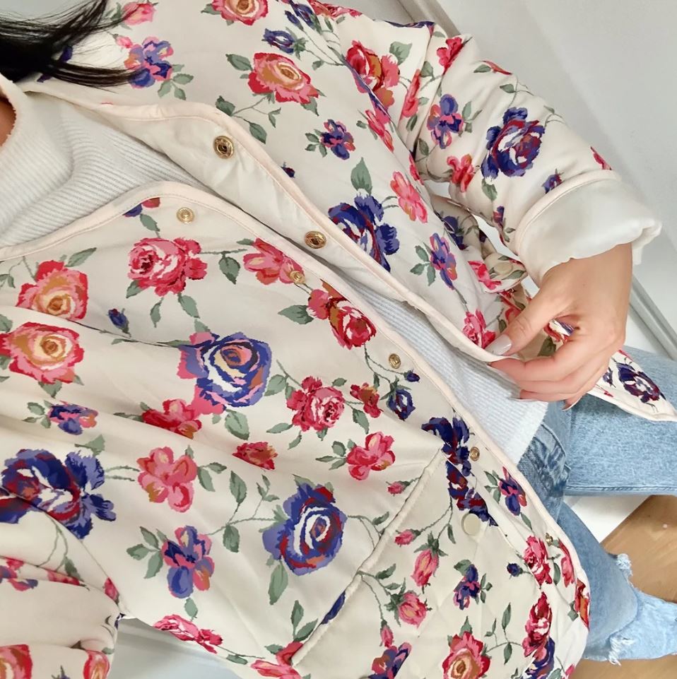 Gewatteerd Jack met Opvallende Bloemenprint